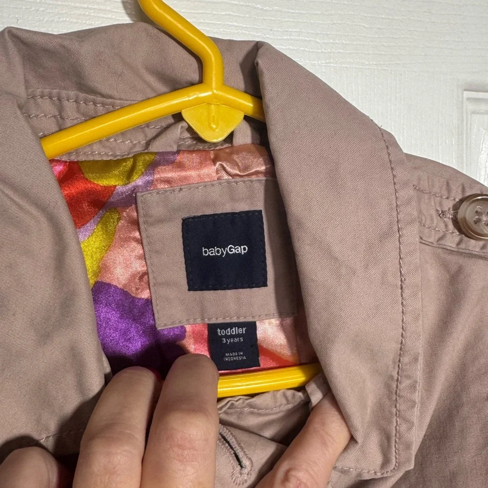 Nice! GAP Light Brown Toddler Trench Coat Jacket 3T - Picture 2 of 4